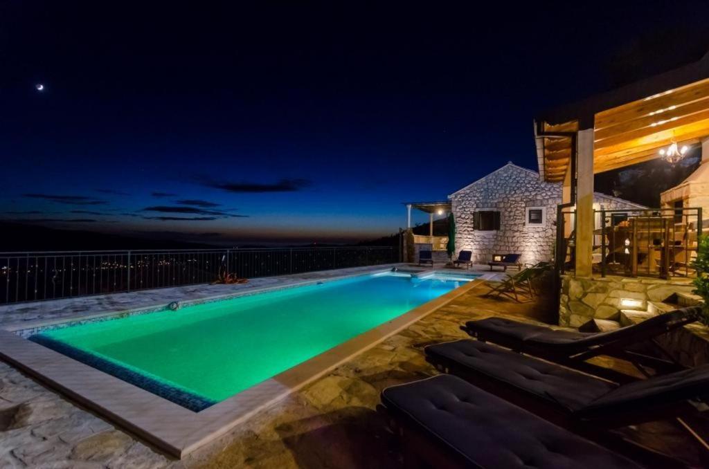 Villa Falcon Rook Gruda Extérieur photo