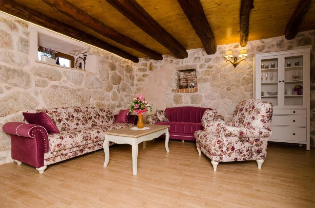 Villa Falcon Rook Gruda Extérieur photo