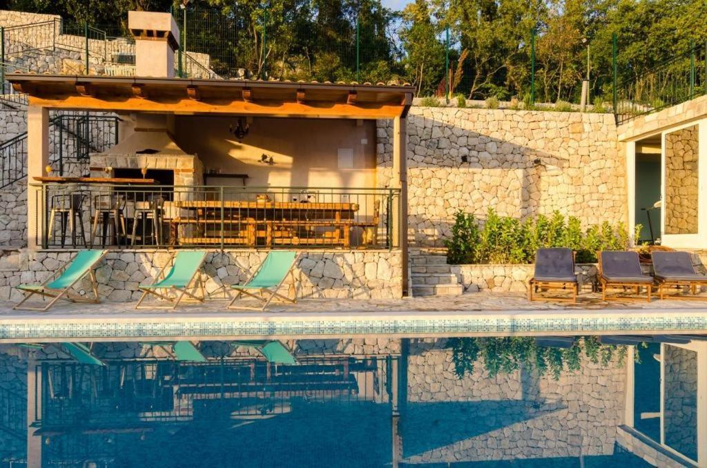 Villa Falcon Rook Gruda Extérieur photo