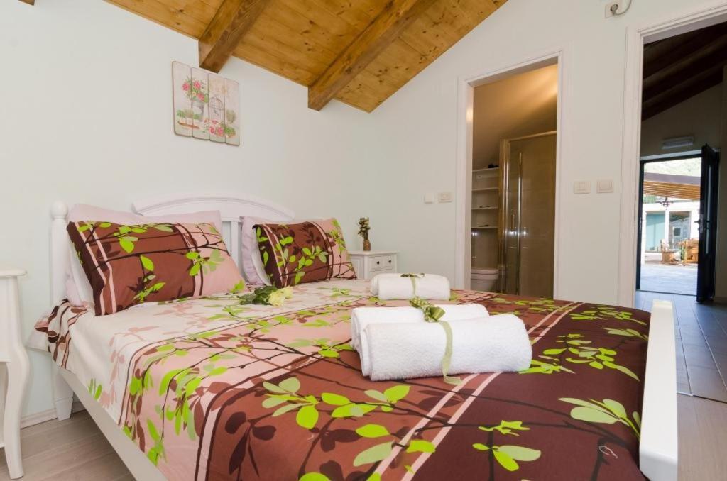 Villa Falcon Rook Gruda Extérieur photo