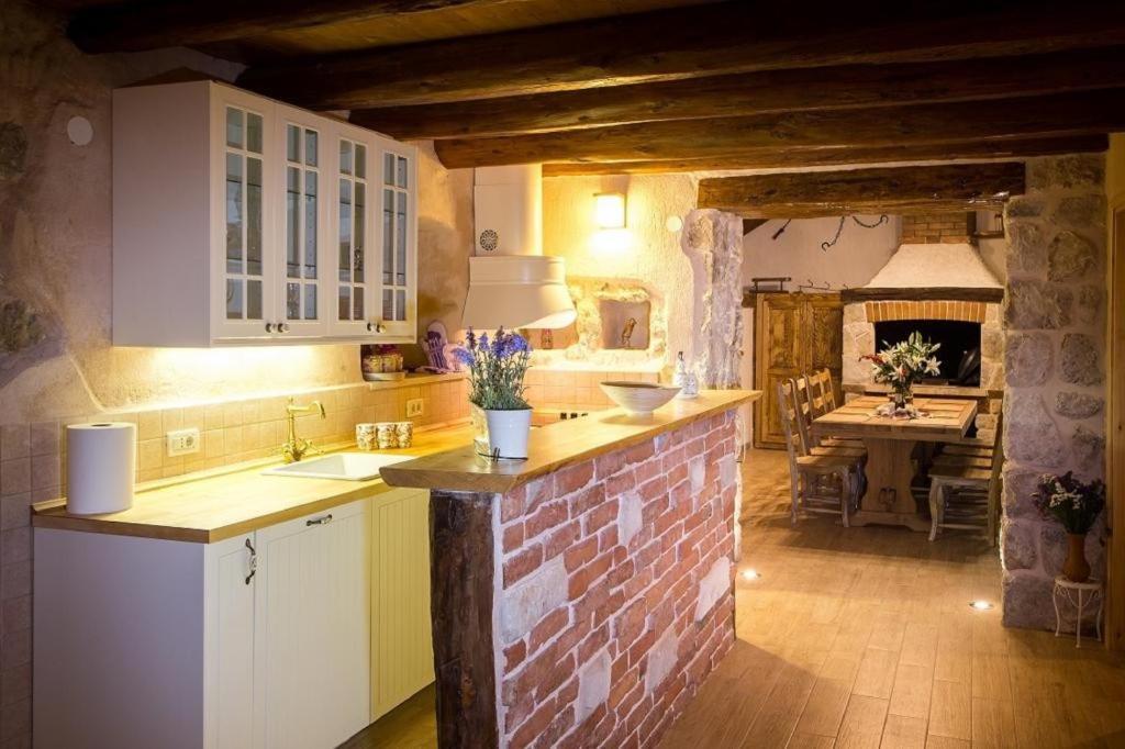 Villa Falcon Rook Gruda Extérieur photo