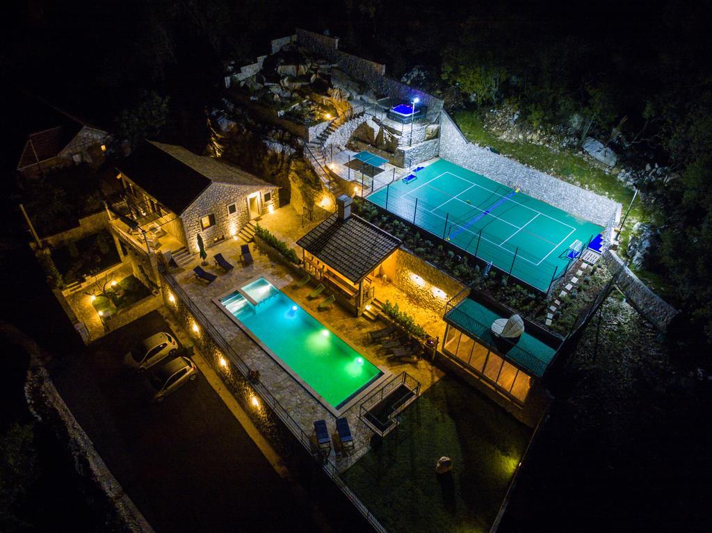 Villa Falcon Rook Gruda Extérieur photo